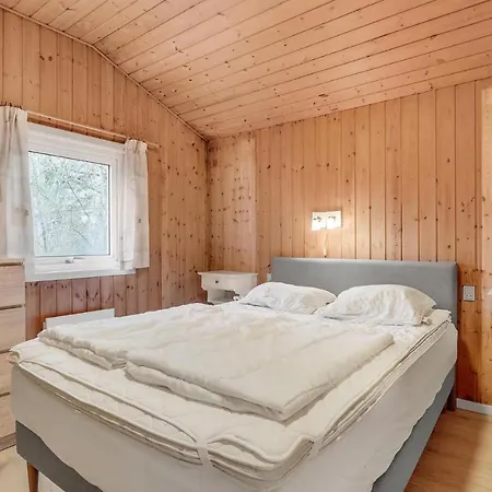 4 Bedroom Lovely In Prázdninový dům *