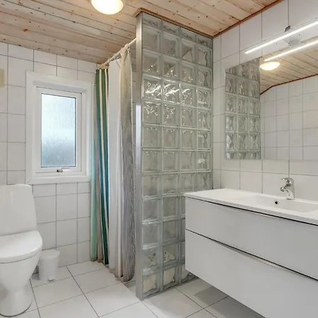 4 Bedroom Lovely In Prázdninový dům Oksbøl